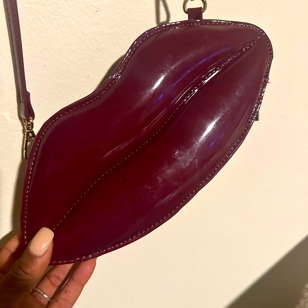 Kiss purse